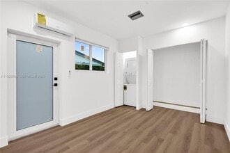 Building Photo - 4701 SW 104th Ct