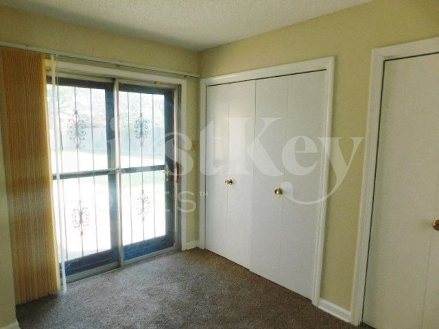 Building Photo - 3034 Oak Allee St