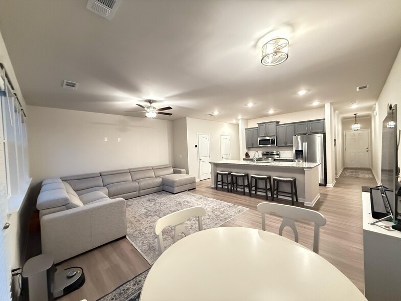 Building Photo - 257 Whitetail Cir