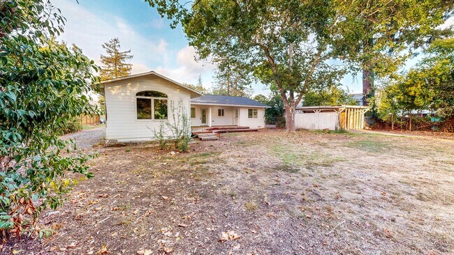 Building Photo - Bright & Clean Single Level FIVE bedroom i...