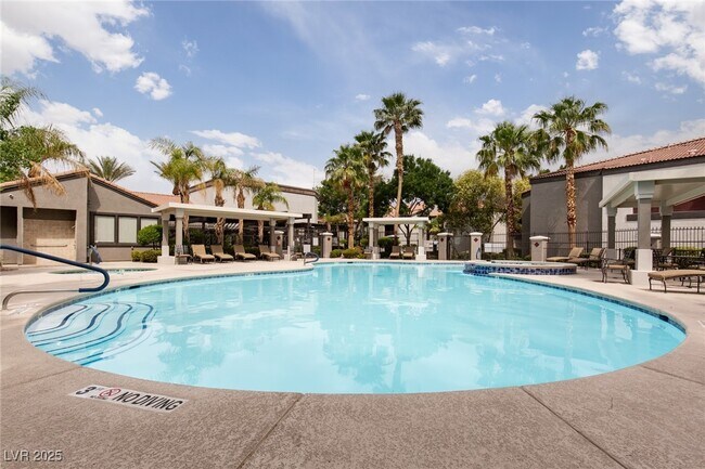 Building Photo - 950 Seven Hills Dr