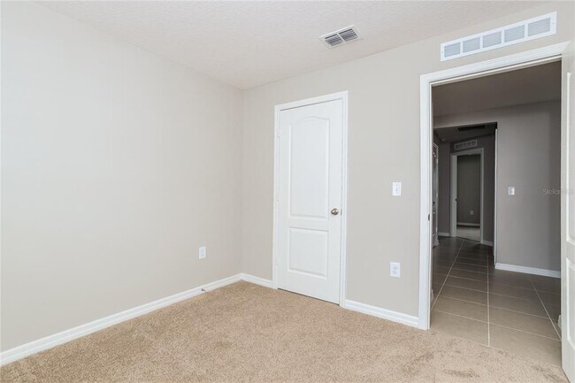 Building Photo - 163 Violet Ct