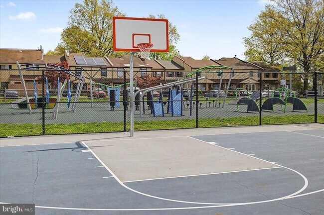 Building Photo - 2282 Suzann Dr