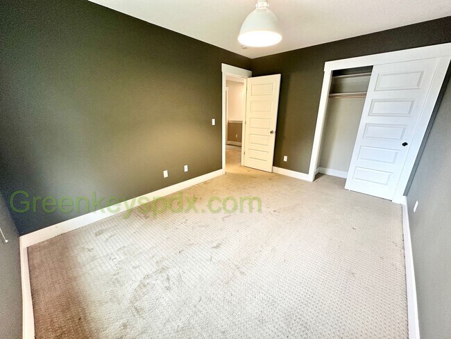 Building Photo - Beautiful Newer Built House in NE Portland