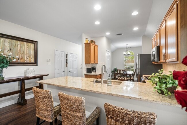 Building Photo - 25803 Orchard Knoll Ln