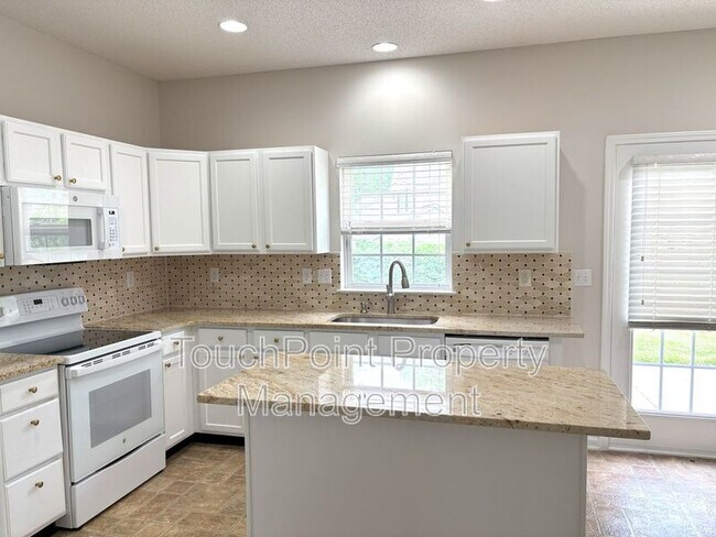 Building Photo - 8620 Grey Squirrel Ct