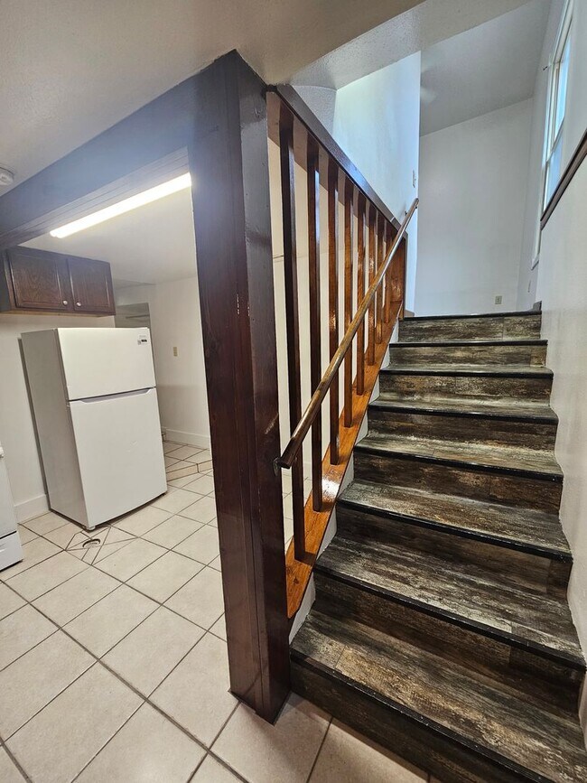 Building Photo - r1319LBP