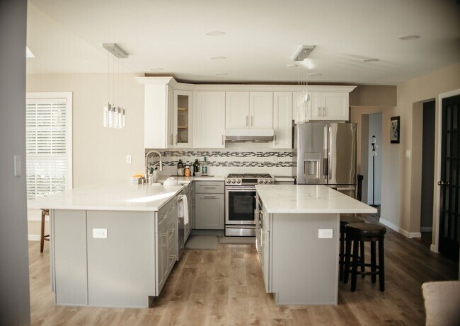 Building Photo - 20 Limestone Ln