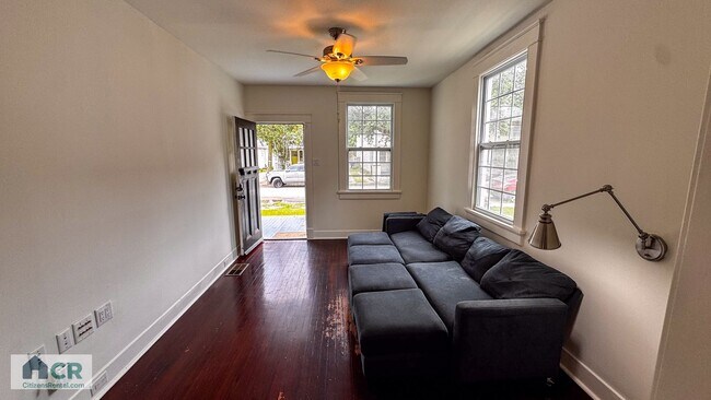 Building Photo - 6bd/3ba with Central AC Walking Distance to Campus. Text 510-631-1171 for more info!