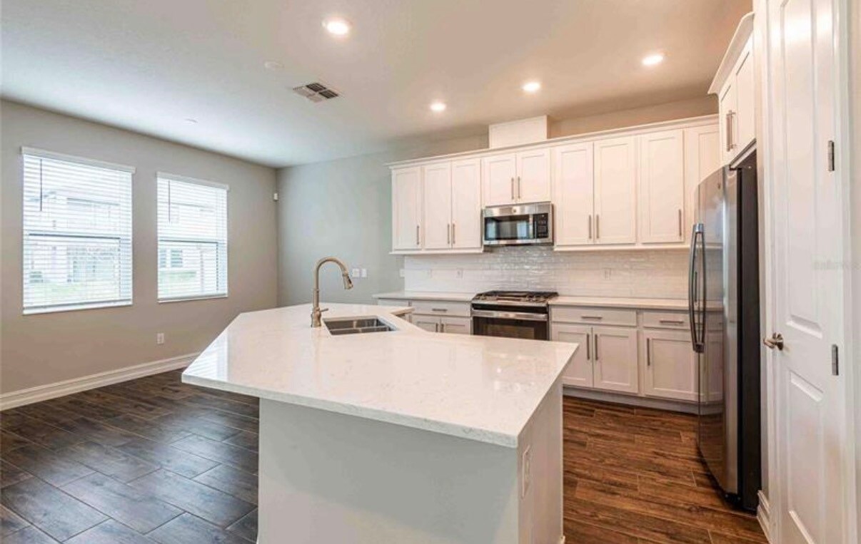 Building Photo - 4655 Almada Ln