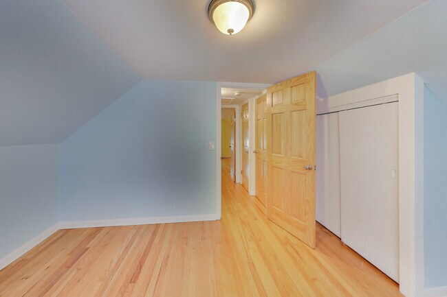 Building Photo - 2537 S Scott St