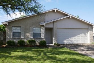 Building Photo - 2008 Meadfoot Rd