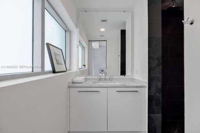 Building Photo - 900 Biscayne Blvd