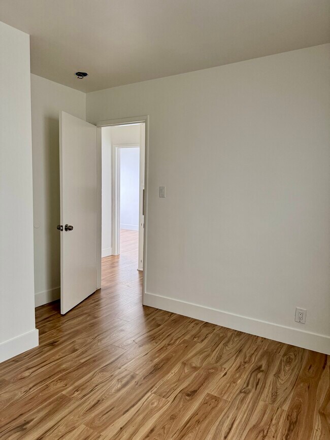 Building Photo - 13429 Beach Ave