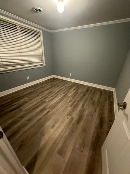 Building Photo - 288 Lawndale Dr