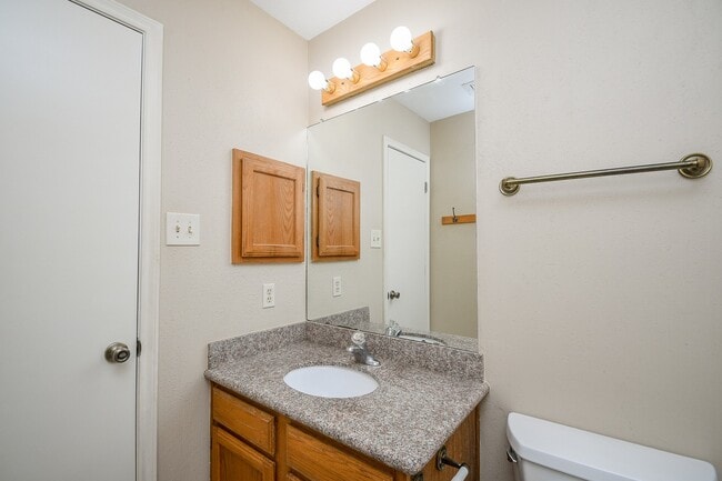 Building Photo - 8562 Laurel Trails Dr