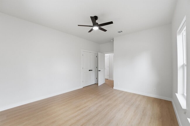 Building Photo - 2710 Gano St