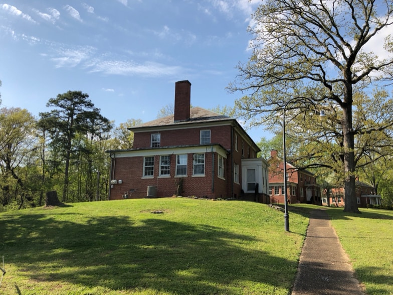 Primary Photo - 512 N Thomas Rd