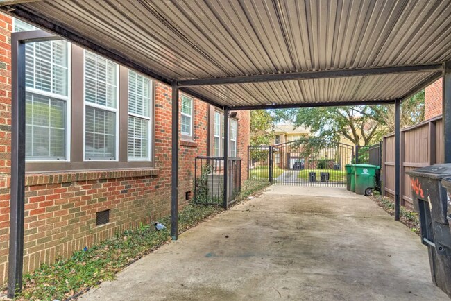 Building Photo - 2406 Arbor St