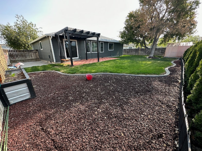 Building Photo - 1665 Peregrine Dr