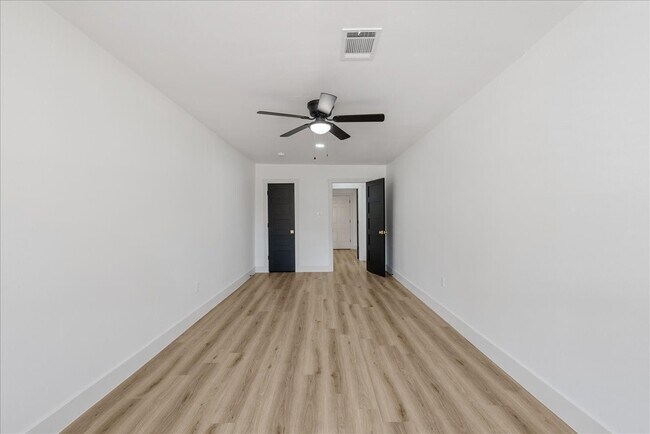 Building Photo - 5219 Cosby St