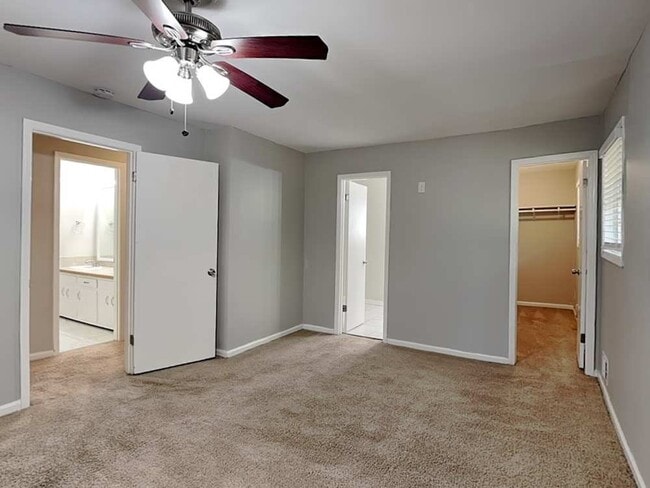 Building Photo - 2813 Rainbow Forest Dr