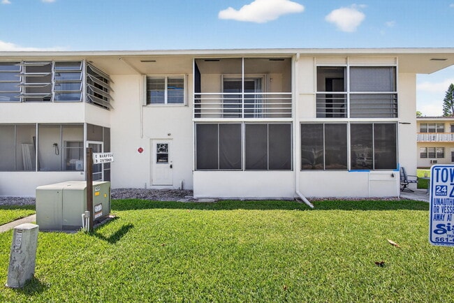 Building Photo - 42 Easthampton B