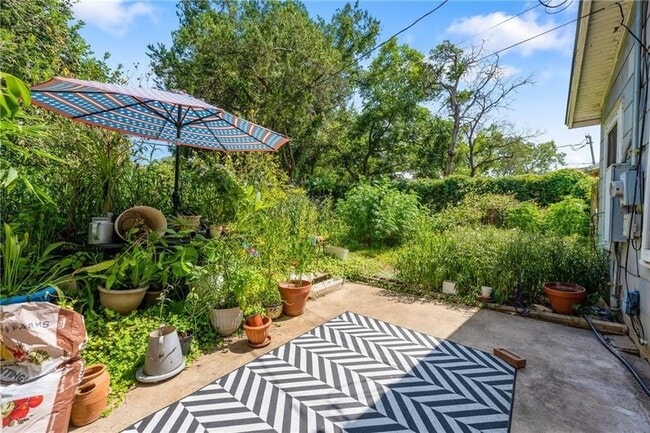 Building Photo - 4407 Lareina Dr