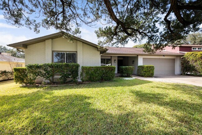 Building Photo - 12302 Eagle Rock Cove