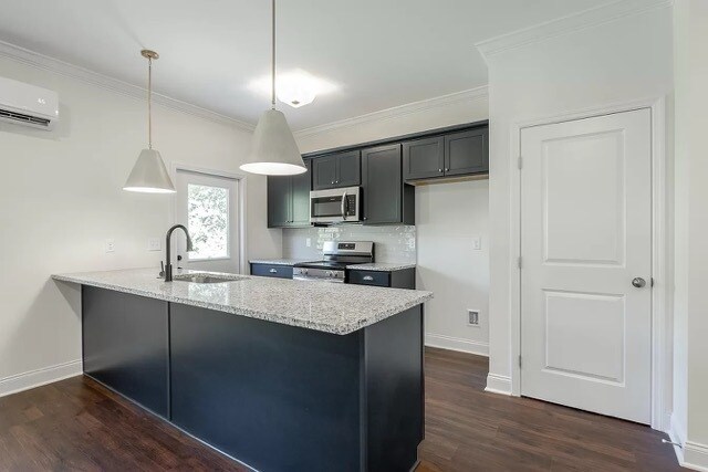 Building Photo - 5551 Stream Ln