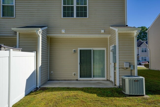 Building Photo - 113 Beacon Woods Dr