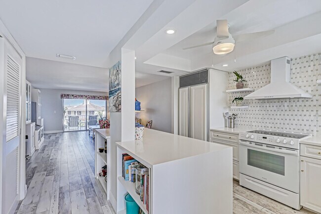 Building Photo - 1130 Sugar Sands Blvd