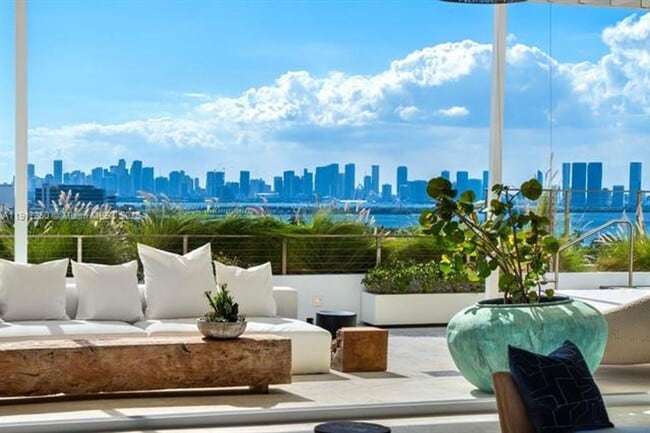 Building Photo - 4701 Meridian Ave