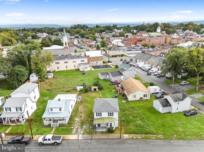 Building Photo - 309 N Lawrence St