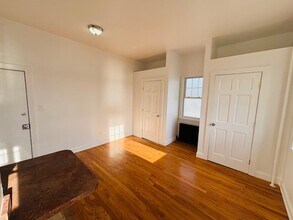 Building Photo - 420 Littleworth Ln