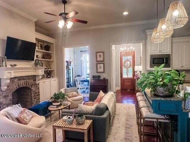 Building Photo - 715 Chambord Dr