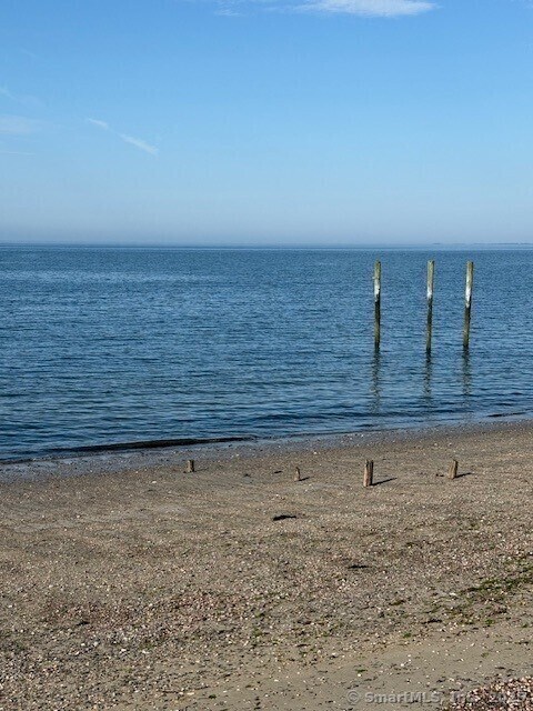 Building Photo - 2144 Fairfield Beach Rd