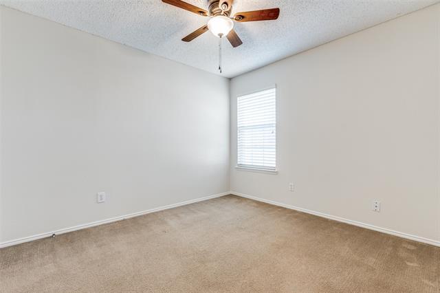 Building Photo - 2112 Royal Acres Trail