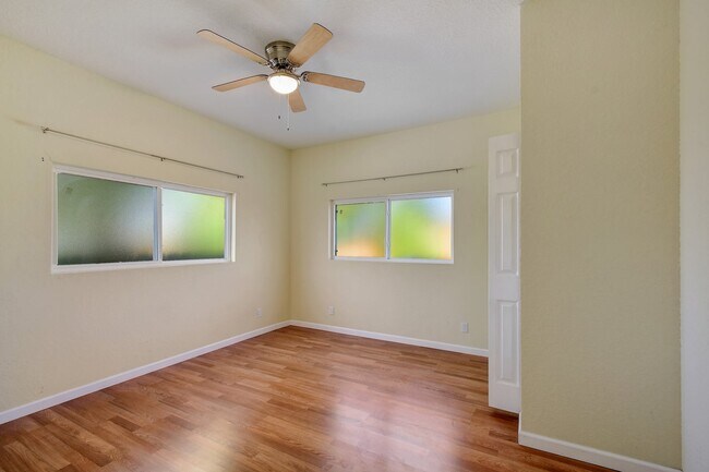 Building Photo - 417 Odell St