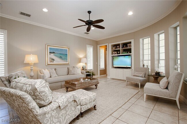 Building Photo - 476 1st Ave N