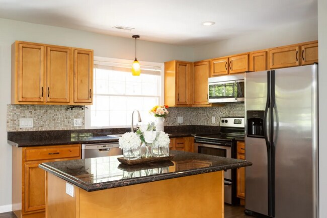 Building Photo - 4417 Saunders Ave