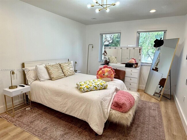 Building Photo - 6420 NW 109th Ave