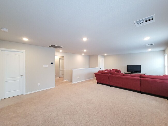 Building Photo - Beautifully updated 5-bedroom, 3.5-bath home located on a quiet cul-de-sac in a desirable Houston...
