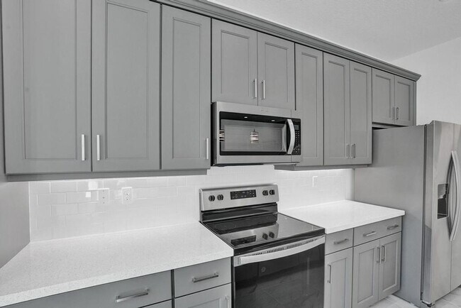 Building Photo - Gorgeous New 3 bedroom 2.5 Townhouse in Deerfield Beach, Sandpiper Pointe (2 Story)