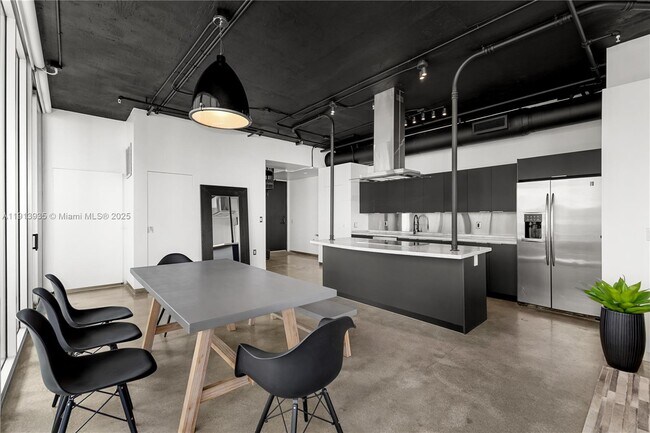 Building Photo - 1700 Meridian Ave