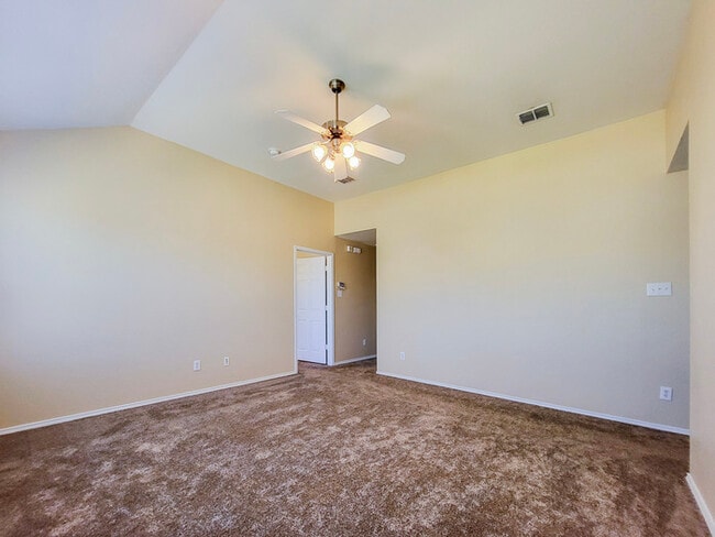 Building Photo - Huge Forney home 3/2/2