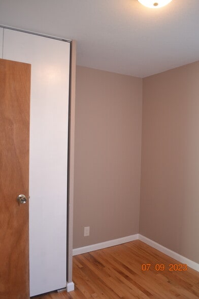 Nook next to closet in BR 3 for dressers or bed headboard - 15314 Fuller Ave
