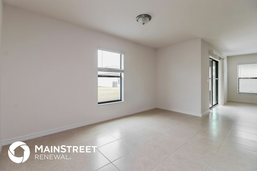 Building Photo - 2136 Peyto Wy