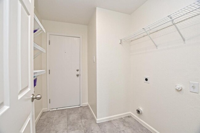 Building Photo - 401 Bandara Woods Blvd