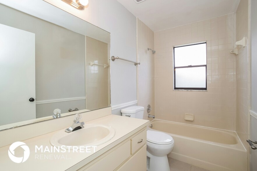 Building Photo - 140 Loma Bonita Dr